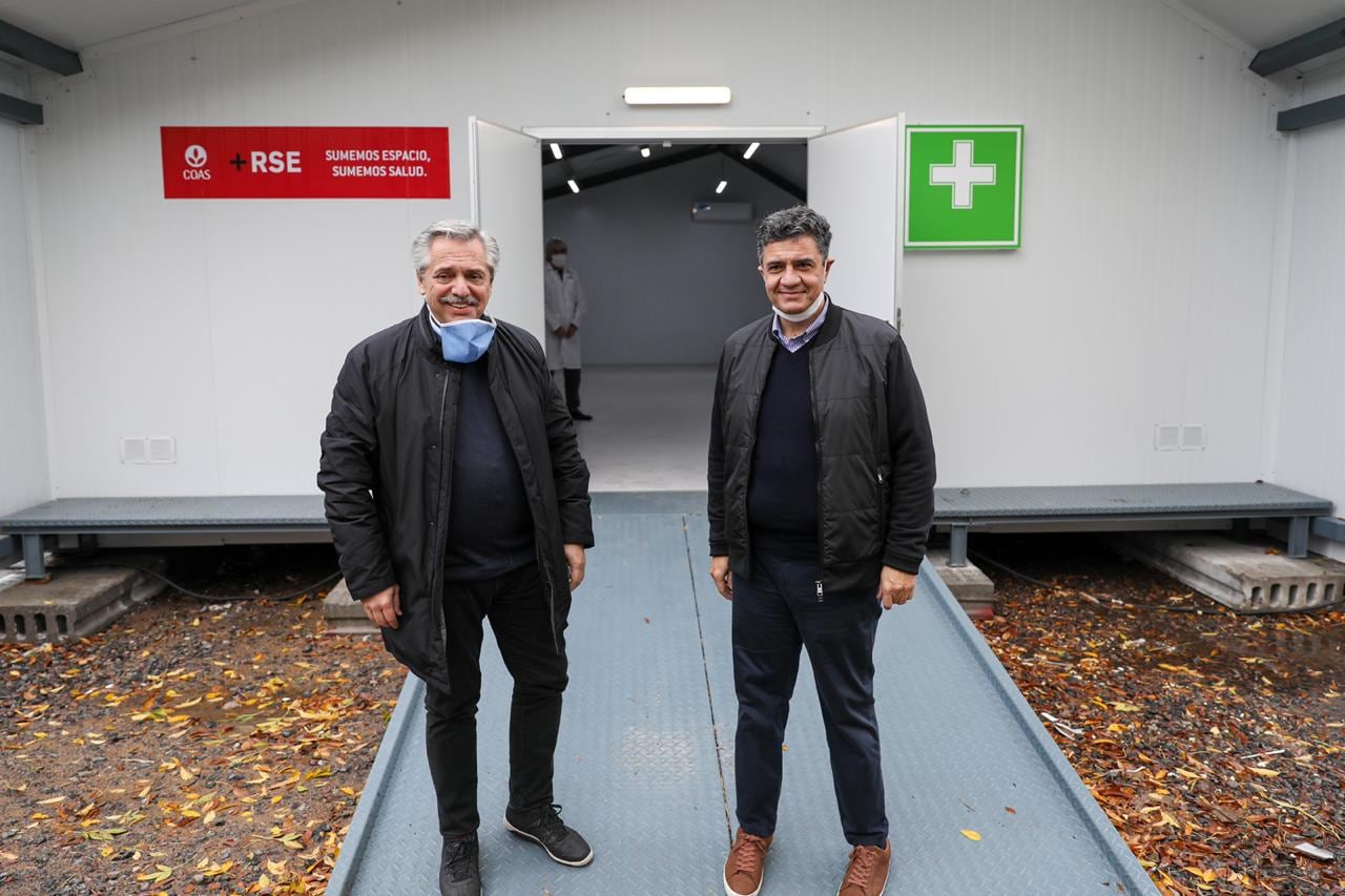 Por primera vez se vio a Alberto Fernández con barbijo.