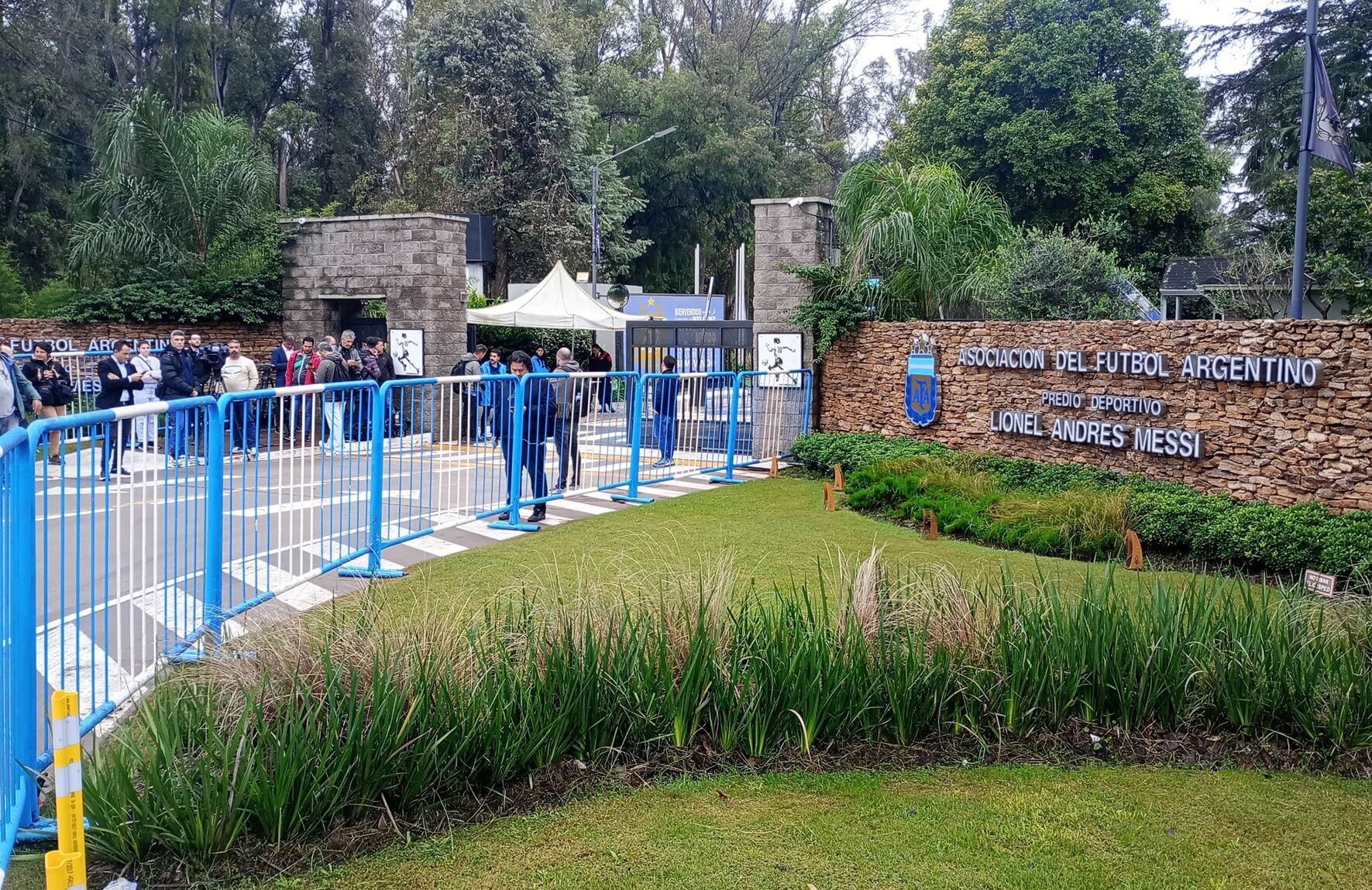 El velatorio del Flaco se está llevando a cabo en Ezeiza, este martes por la mañana.