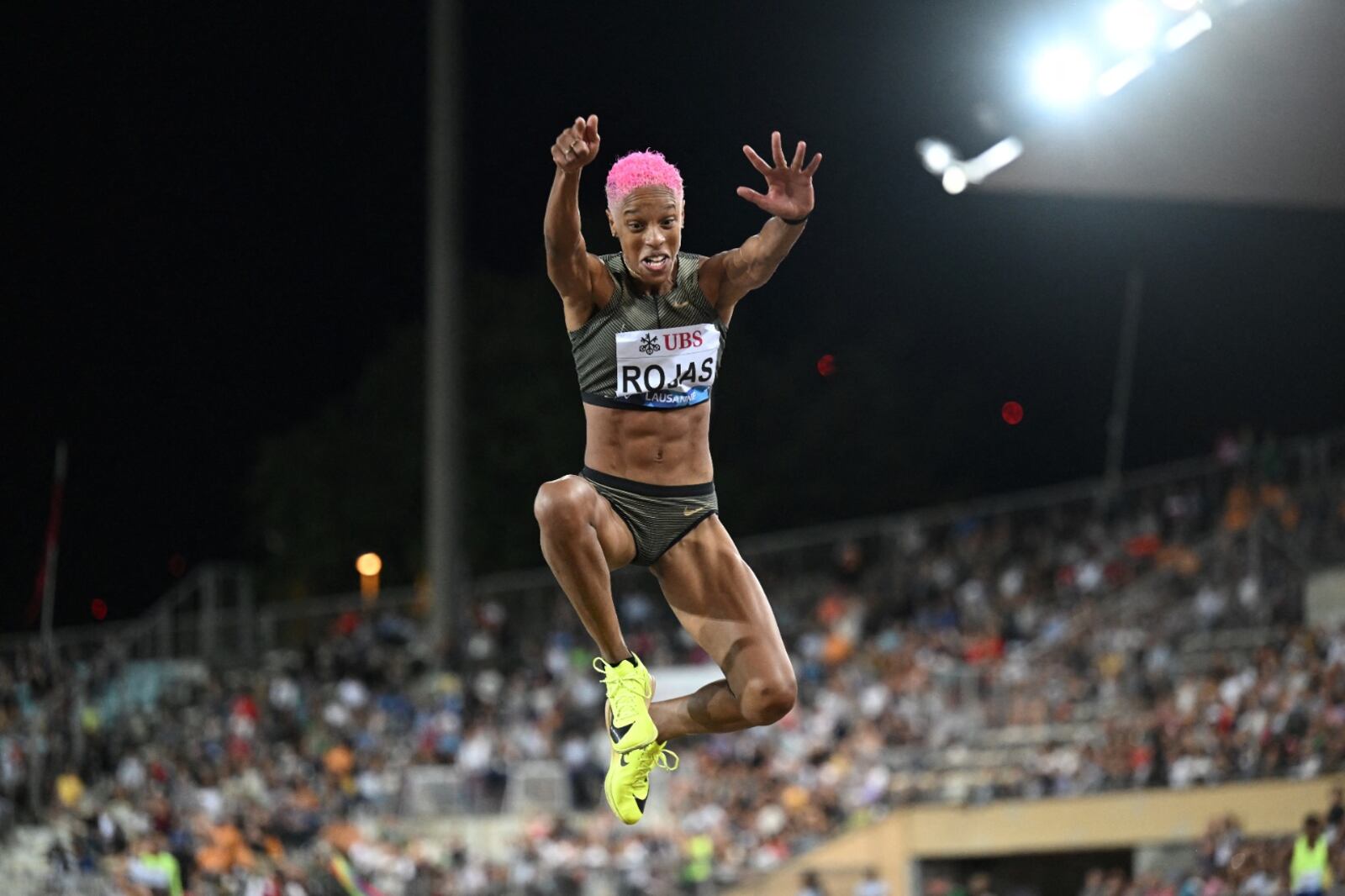 Rojas en pleno salto durante un torneo