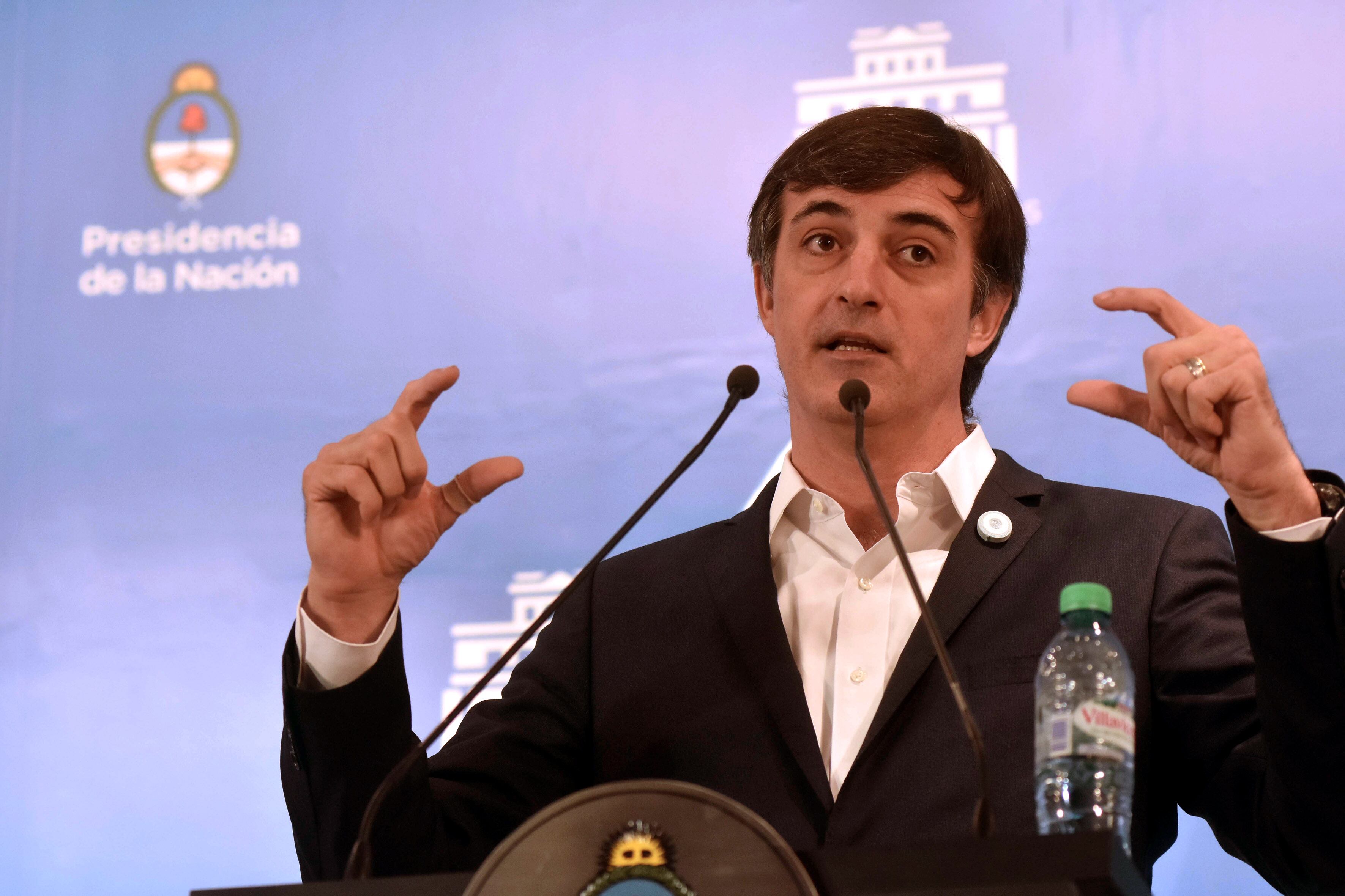 Bullrich se desentendió del salario docente y afirmó que cada provincia "lo que puede pagar".