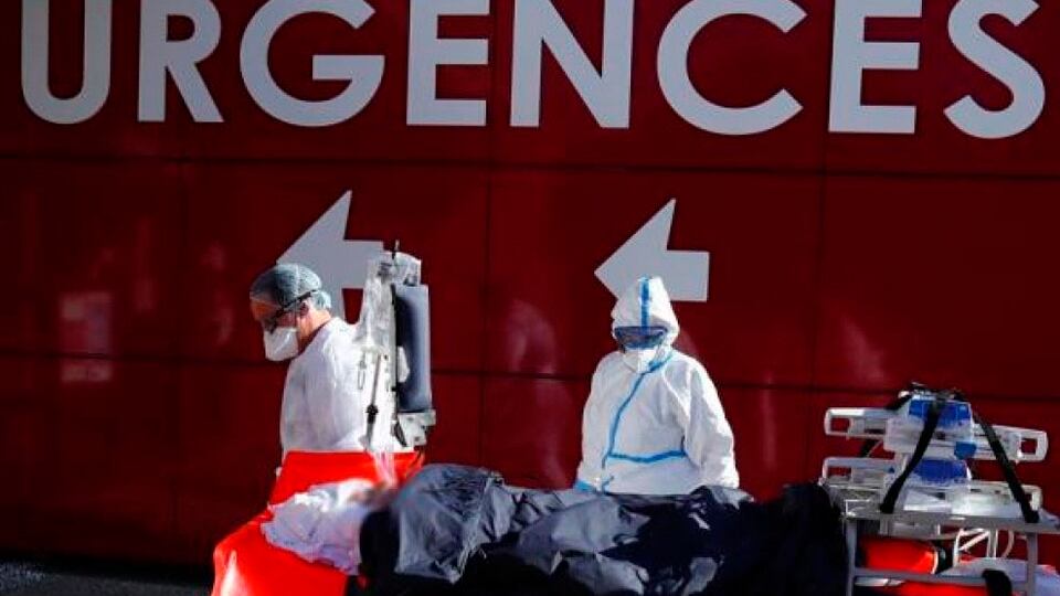 El promedio de contagios diarios es de 20 mil y el de muertes, de 50.