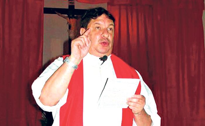 Al regreso de sus viajes, Escobar Gaviria les llevaba boxers de regalo a los monaguillos.