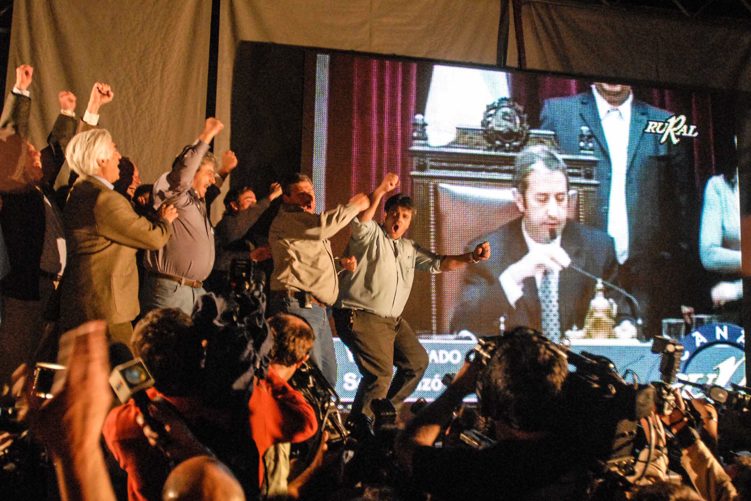 El "voto no positivo" hizo caer la Resolución 125 el 17 de julio de 2008.