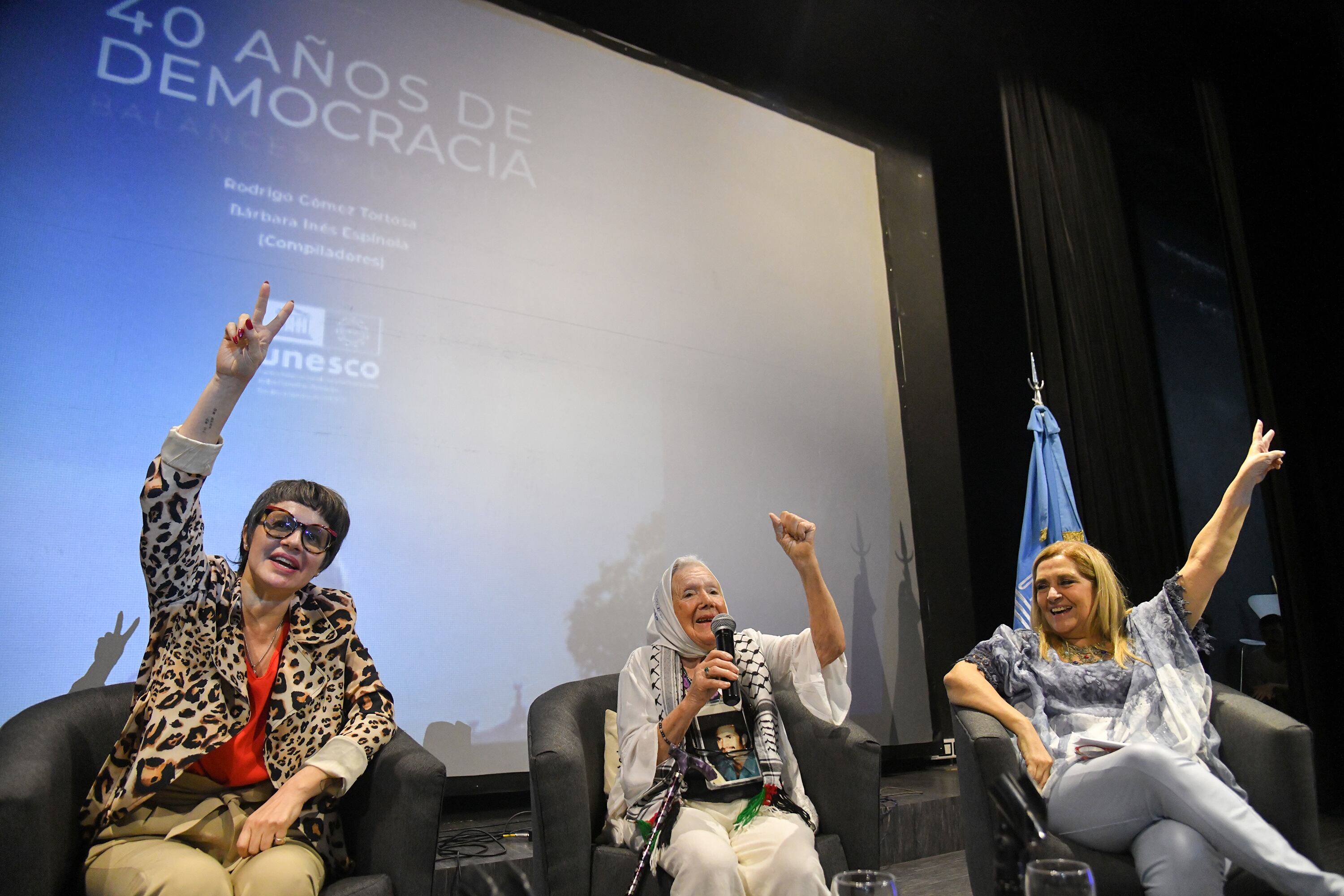 Gisela Marziotta, Nora Cortiñas y Fernanda Gil Lozano participaron de la presentación.
