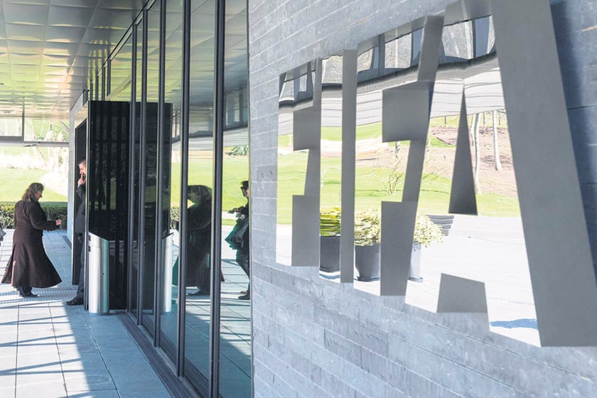 Las recomendaciones de Zurich embarran las canchas argentinas.