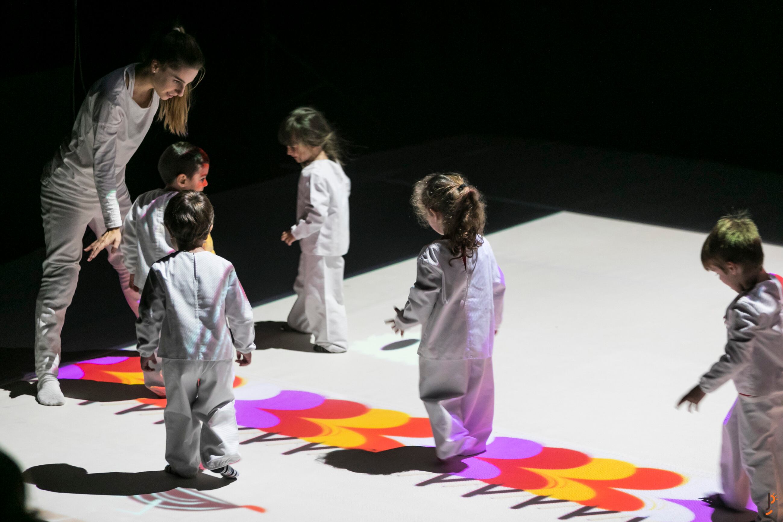 Sensacional es una producción de la compañía Imagine Art (Barcelona).