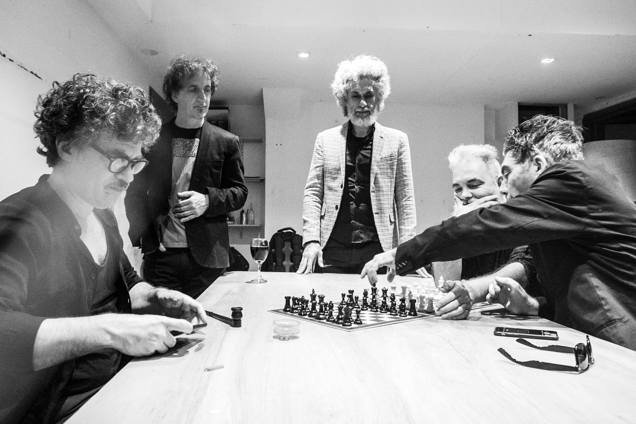 Primera "disfuncionalidad" del grupo: el Sexteto Irreal está integrado por cinco músicos. 