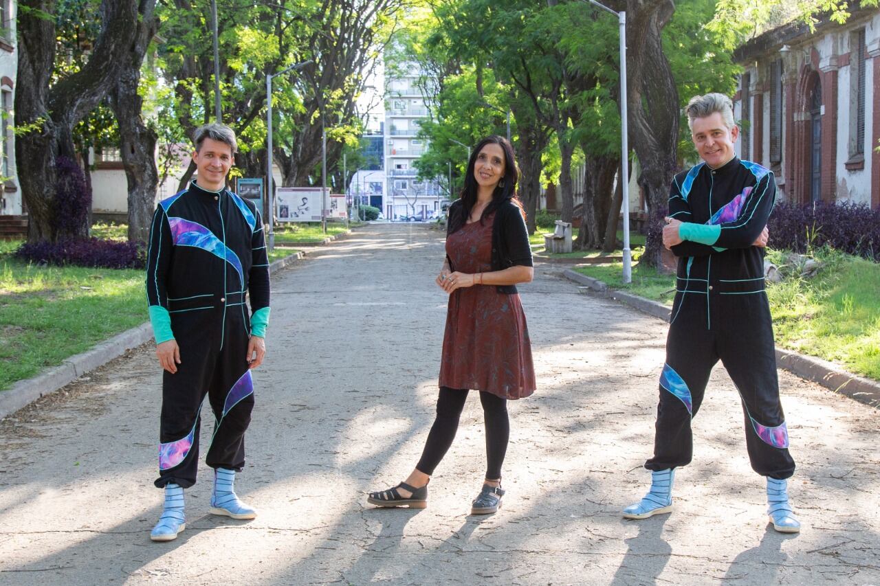 Verónica Parodi y Los Cazurros, directora y animadores del Festival MEW.