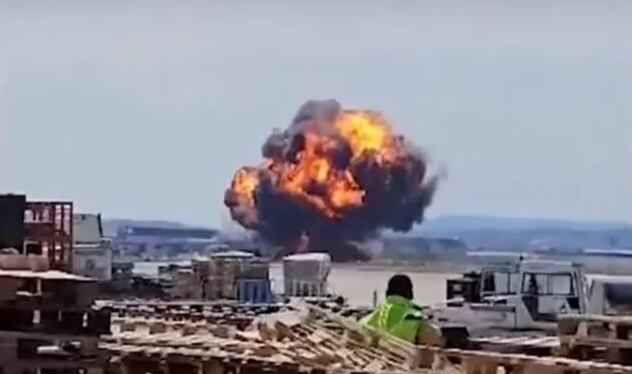 El momento de la caída del avión. 