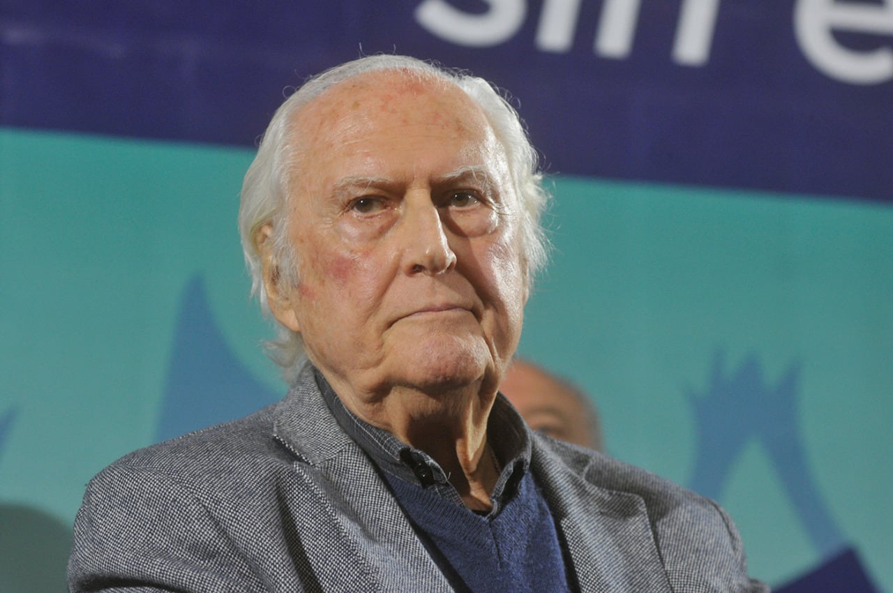 "Lamentablemente para los trolls, tengo cuerda para rato", escribió el cinesasta.