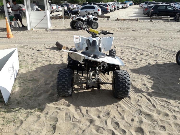 Un cuatriciclo como este impactó sobre Franco Catanzaro.