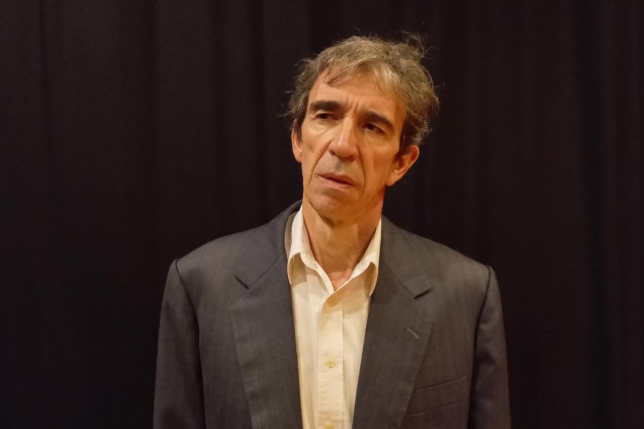 Luis Gianneo es el director e intérprete de la notable Julius.