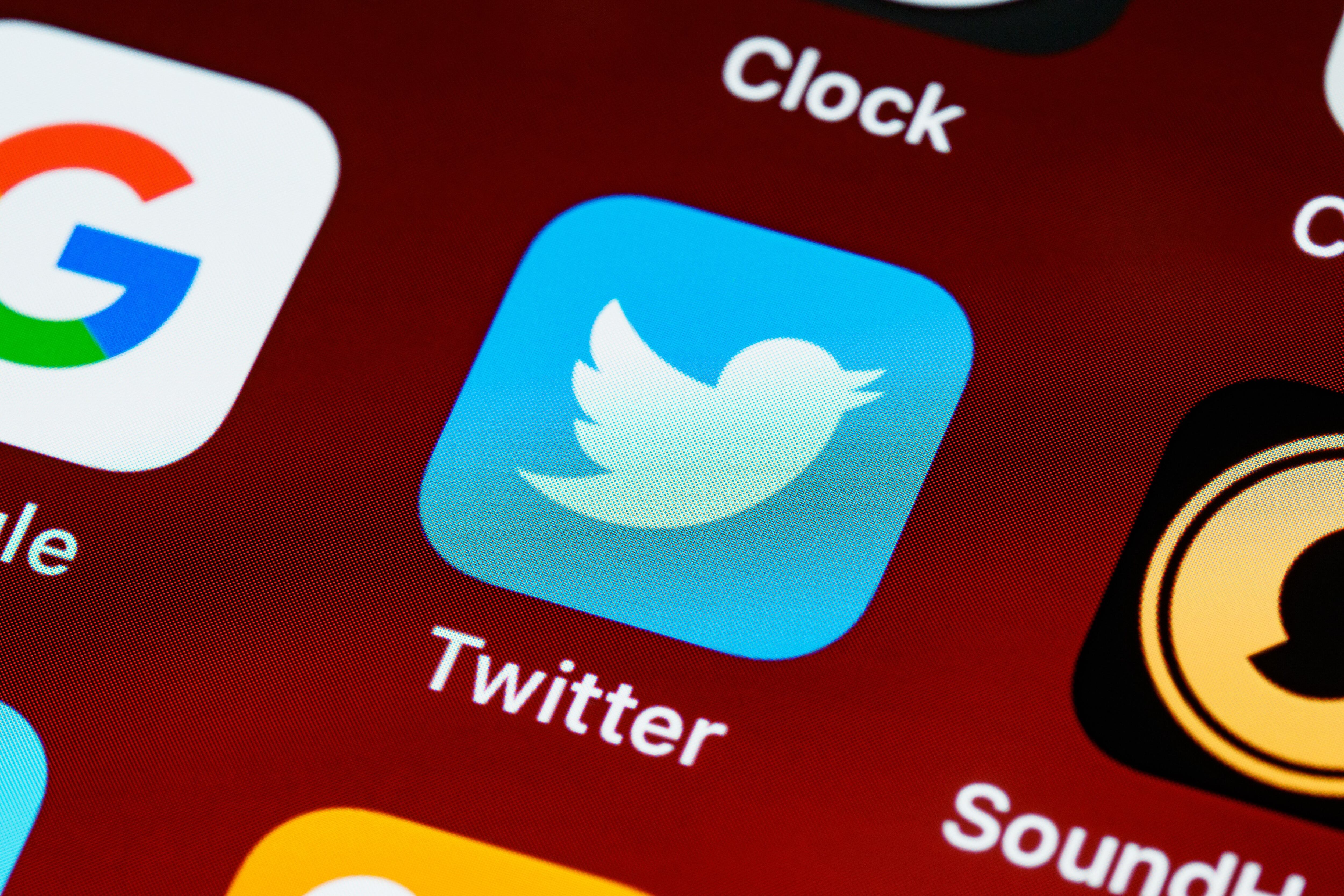Twitter está probando un nuevo formato que permitirá extenderse más allá de los 280 caracteres. Foto: Pexels.