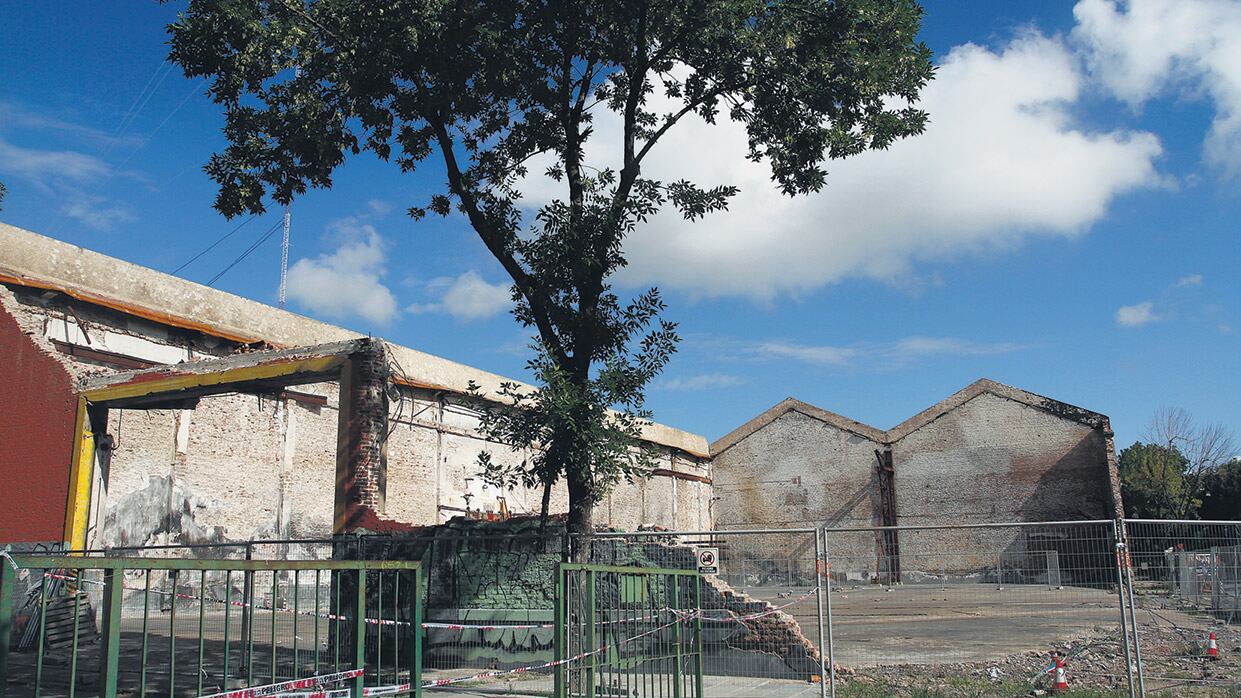 La querella espera demostrar que el fuego en la planta se inició de manera intencional.