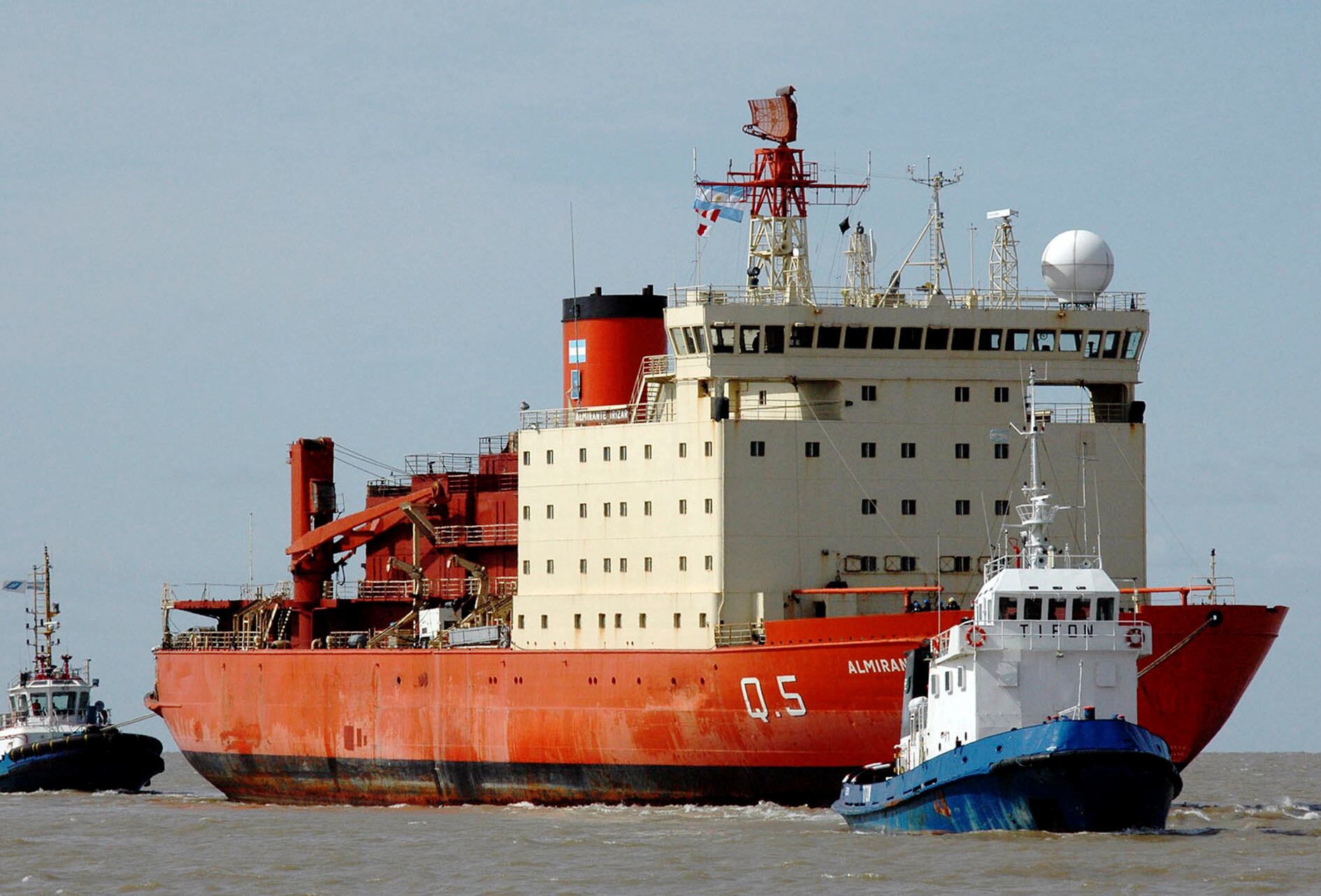 El Irizar: de la campaña antártica a una clase de gimnasia. 