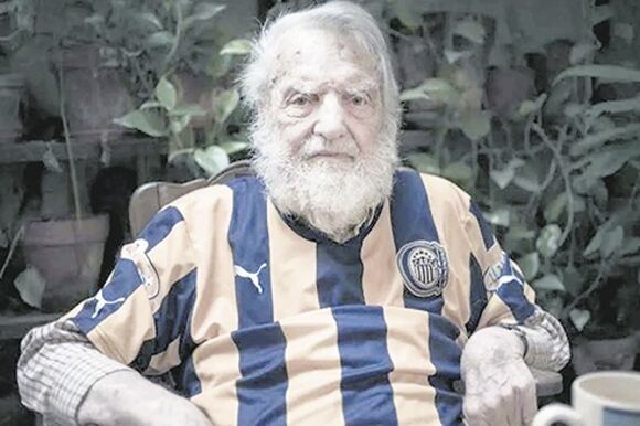 Bayer con la camiseta de Central, su club, aunque también admitía simpatizar con Colón.