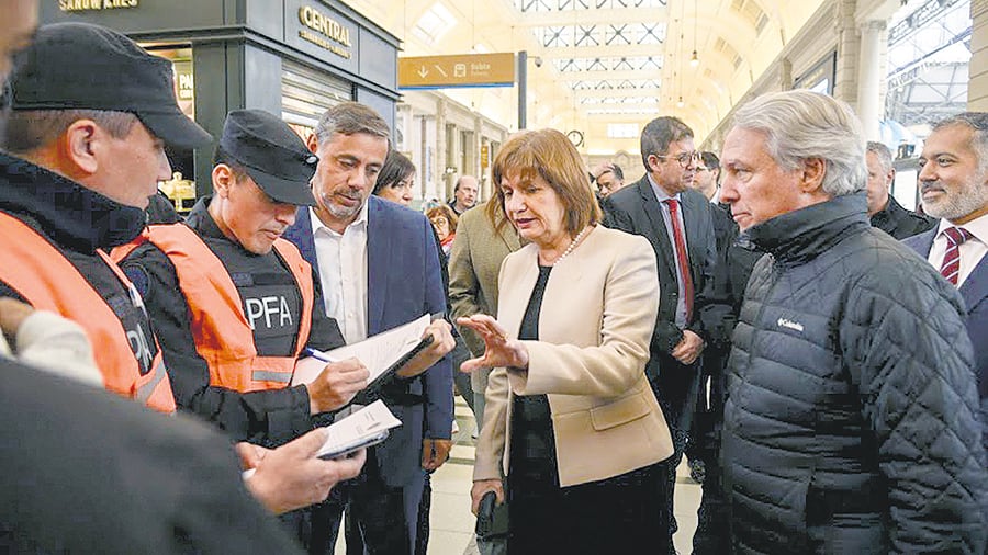 Las críticas se centraron en destacar que la medida de Bullrich busca apuntalar el voto del núcleo duro del macrismo.