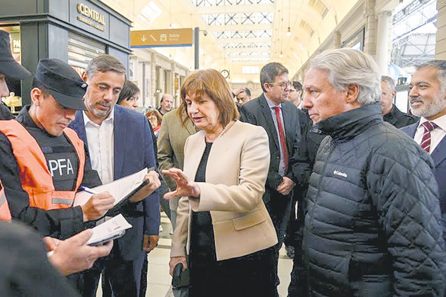 Las críticas se centraron en destacar que la medida de Bullrich busca apuntalar el voto del núcleo duro del macrismo.