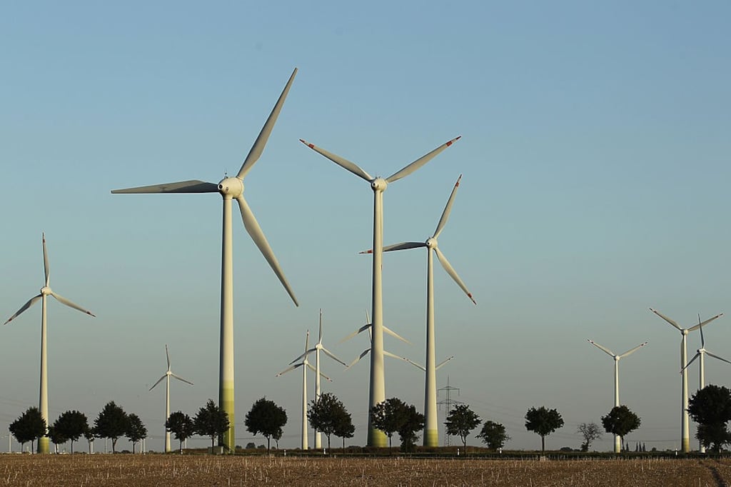 La OMC busca incentivar las energías renovables.