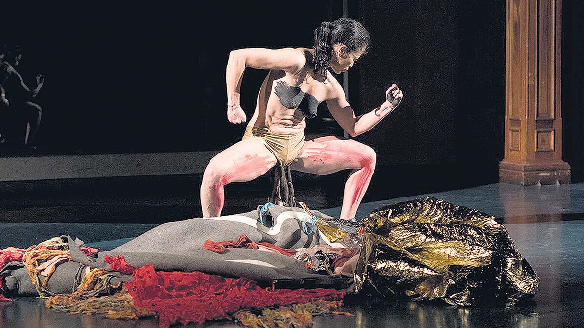 “Me puse al servicio del material que fue apareciendo, quise desaparecer como autora”, dice Sario.