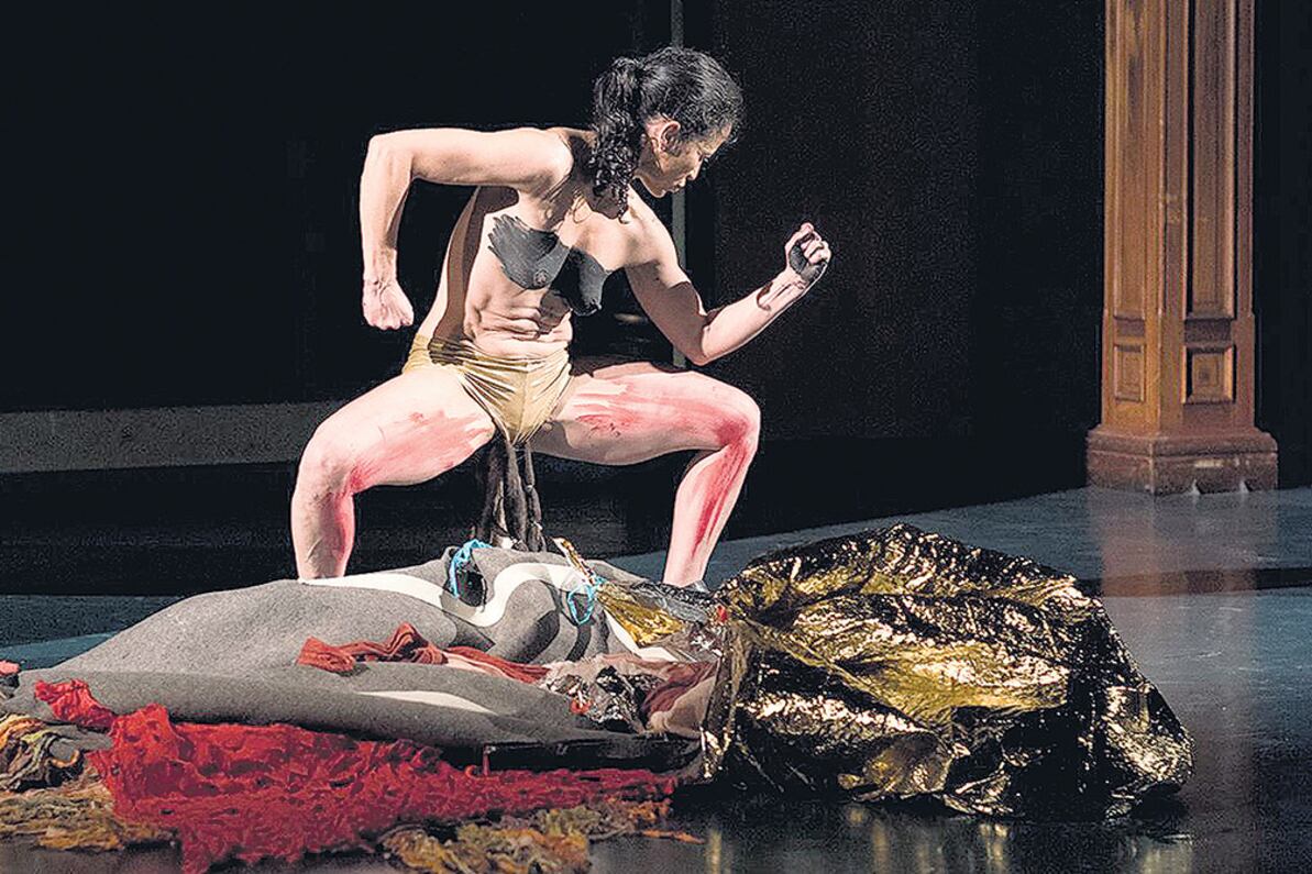 “Me puse al servicio del material que fue apareciendo, quise desaparecer como autora”, dice Sario.