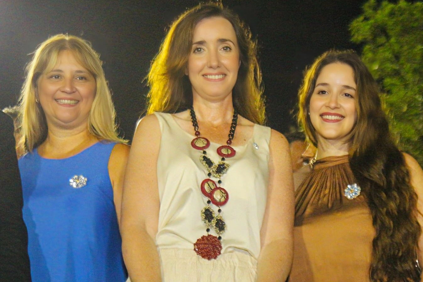 Rocío Bonacci (der.), junto a su madre Beatriz Brouwer (izq.) y Victoria Villarruel, en San Lorenzo.
