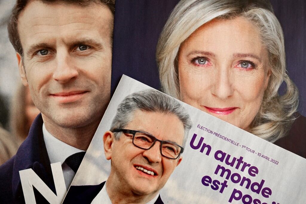Emmanuel Macron, Marine Le Pen y Jean-Luc Mélenchon, en recortes de sus boletas electorales.