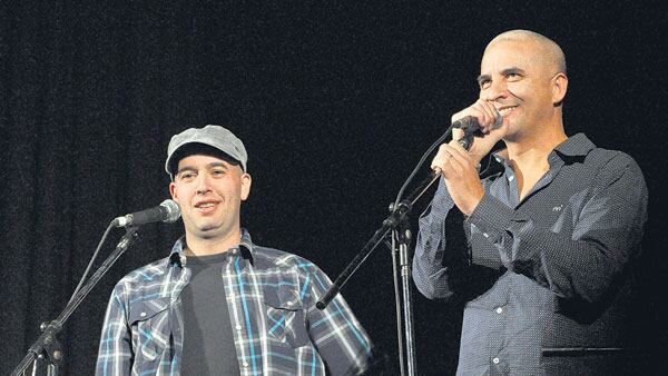 Muñoz y Bessio publicaron Cantor de esquina, Va cambiando la razón y Hasta el otro carnaval.