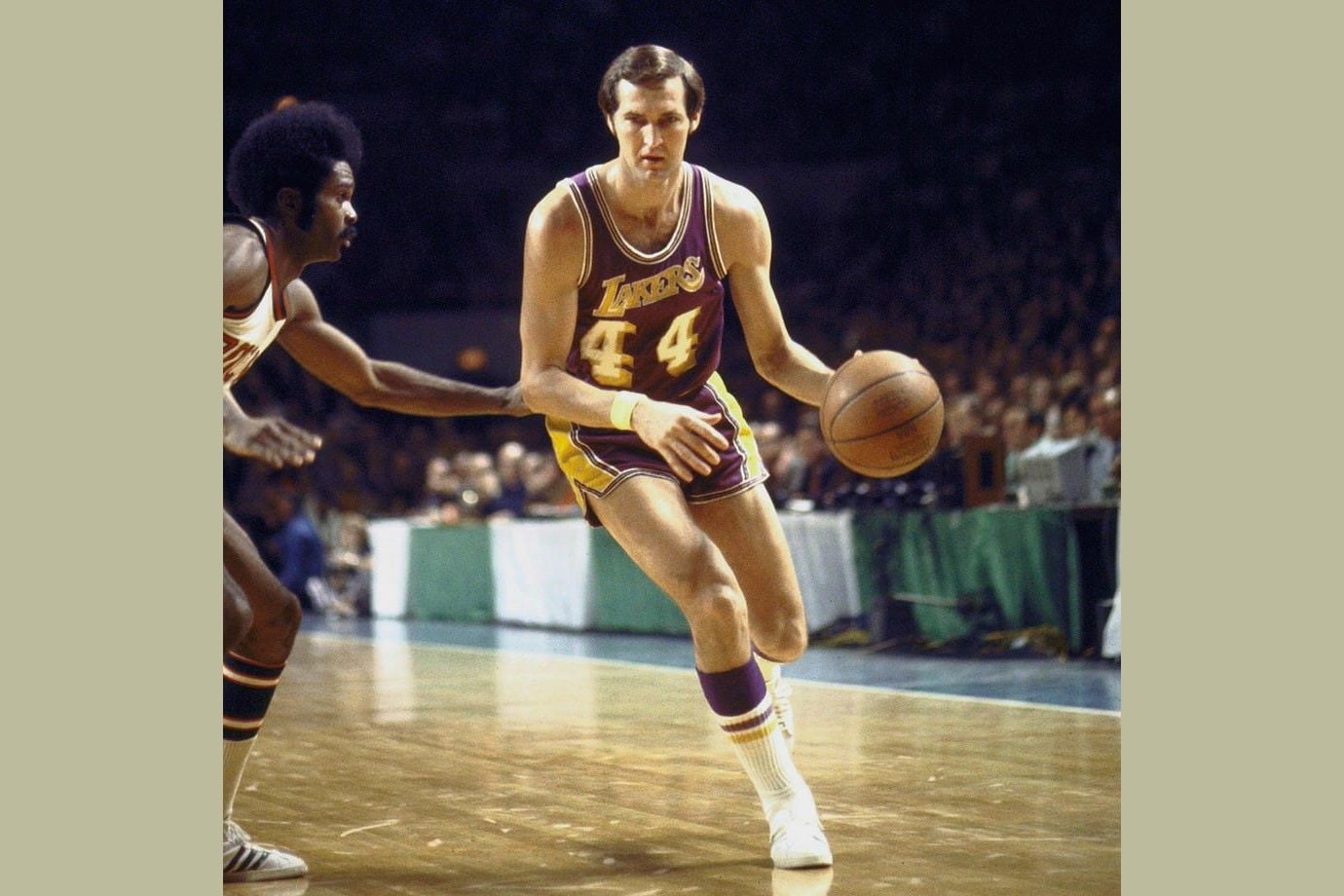 Jerry West, el legendario jugador que inspiró el logo de la NBA