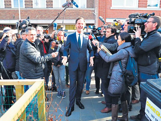 Rutte, ganador de las elecciones de Holanda, sin mucha razón para festejar.
