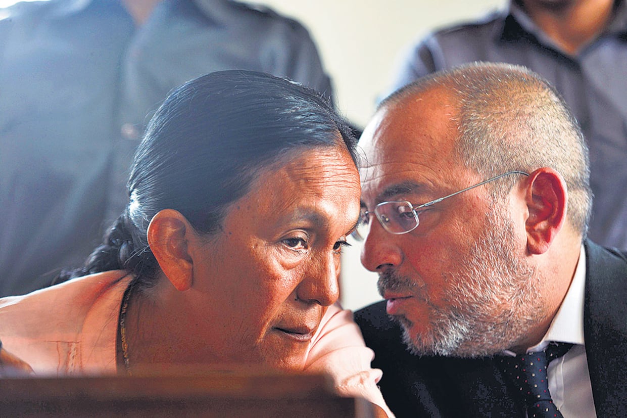 “Se ha demostrado que no soy culpable”, logró decir Milagro Sala mientras la sacaban agentes del servicio penitenciario.