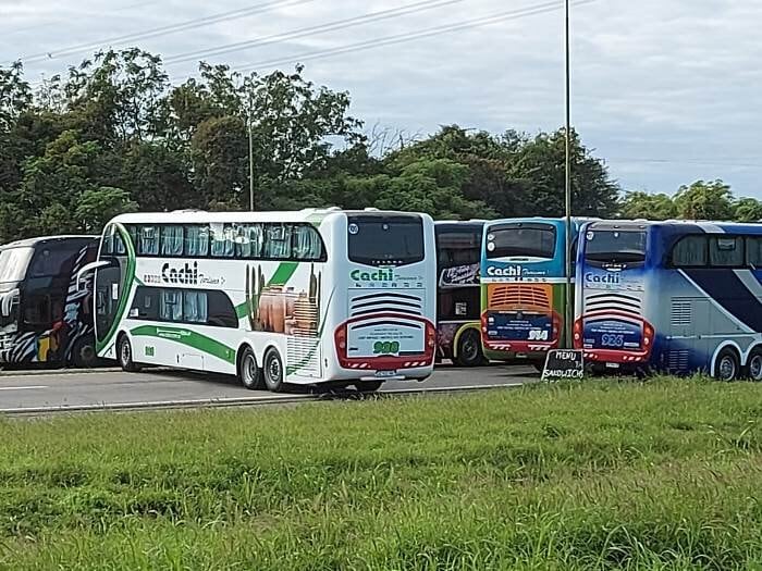 Corte sobre la ruta nacional 9.