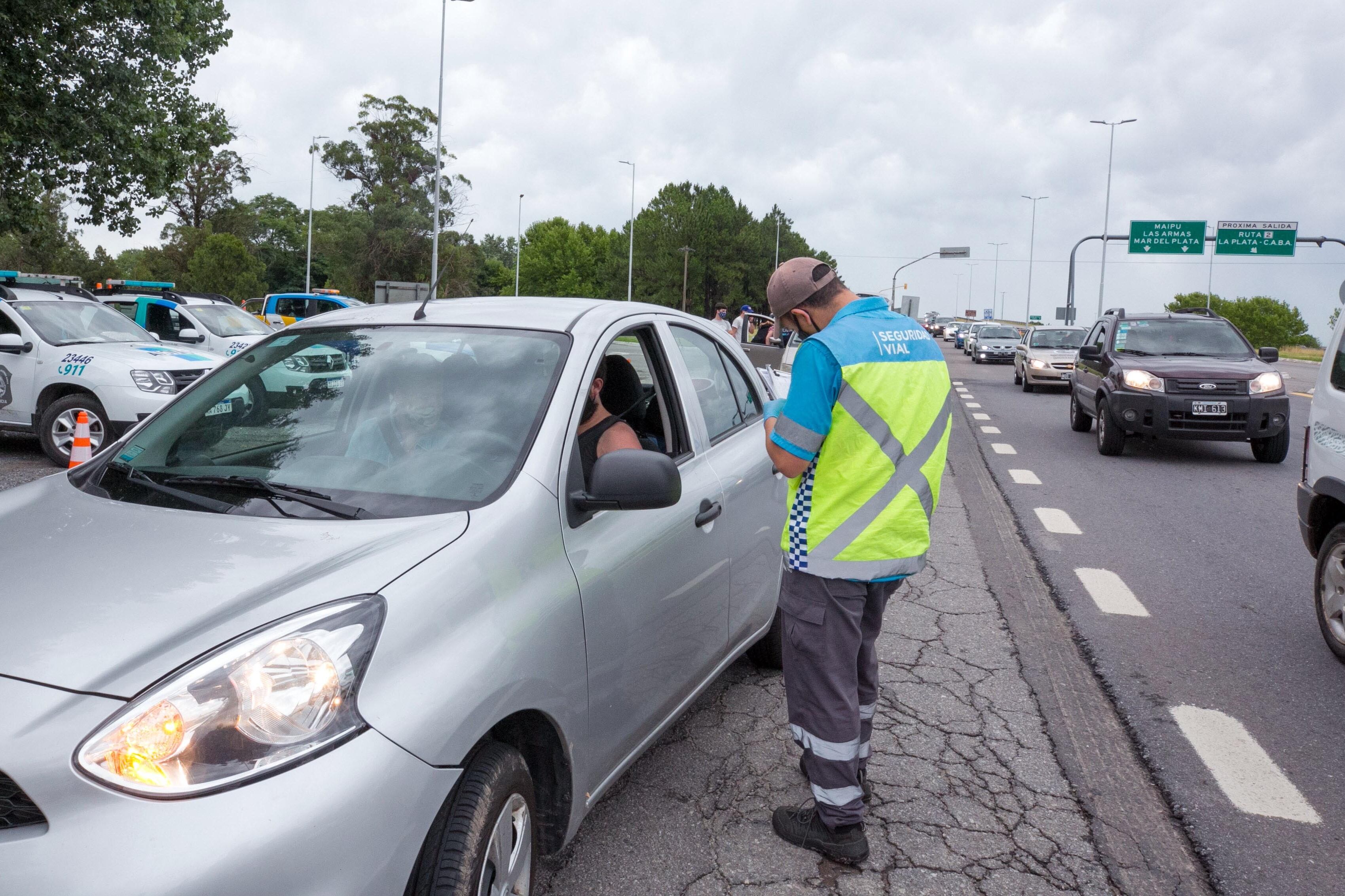 Todas las recomendaciones de la Agencia Nacional de Seguridad Vial para viajar en auto de forma segura este verano 2023. (Télam)