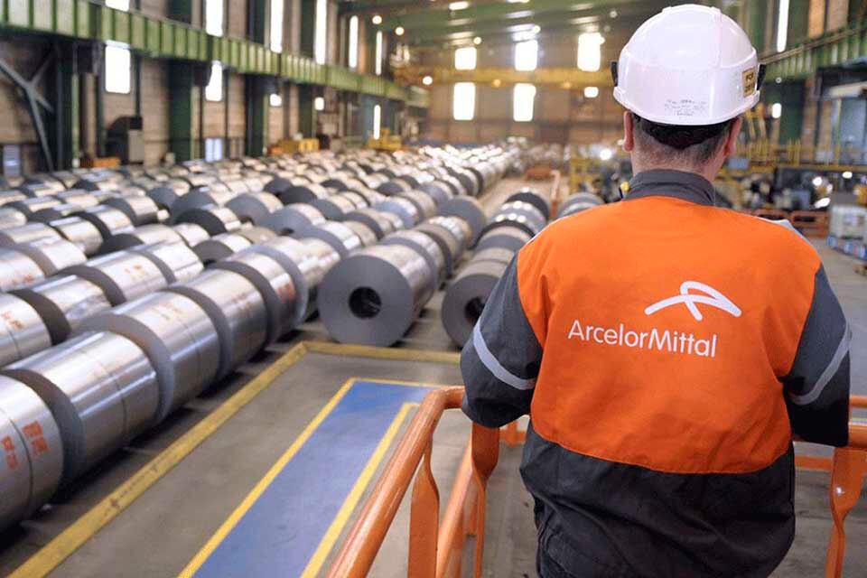 Unos tres mil trabajadores ven en riesgo su continuidad laboral