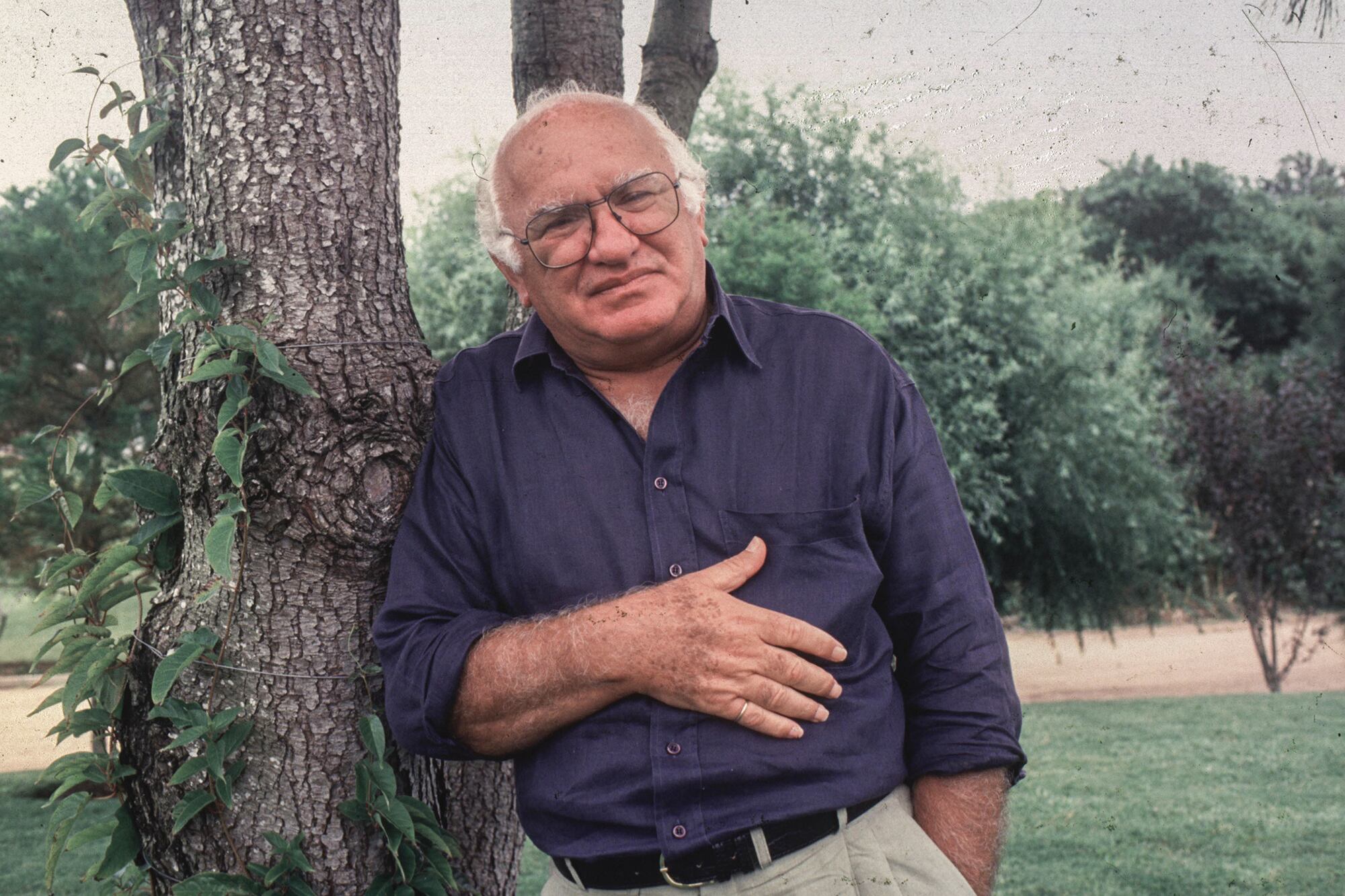 Jacobo Timerman recibió el Premio Moors Cabot el 27 de octubre de 1981.