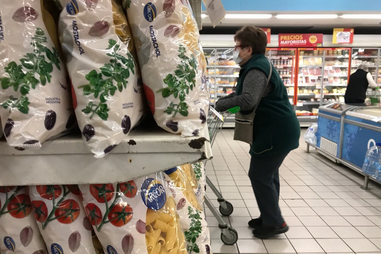 El costo de la canasta básica alimentaria marcó en mayo una desaceleración de 1,1 puntos porcentual respecto al avance registrado en abril pasado.