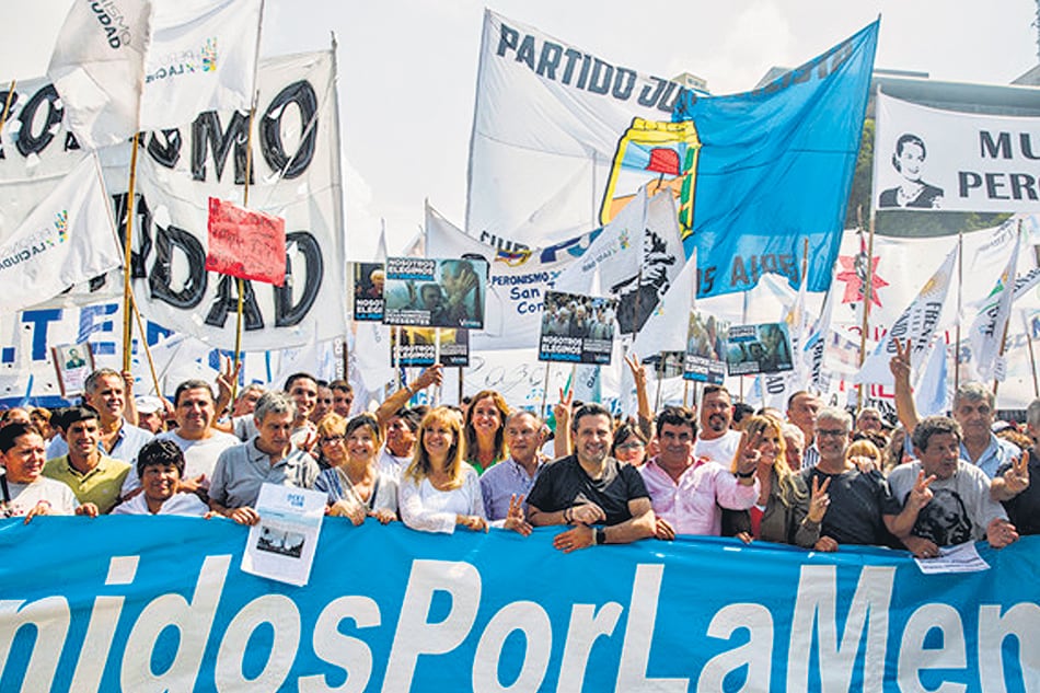 La dirigencia del peronismo bonaerense y del porteño se juntaron camino a la Plaza de Mayo.