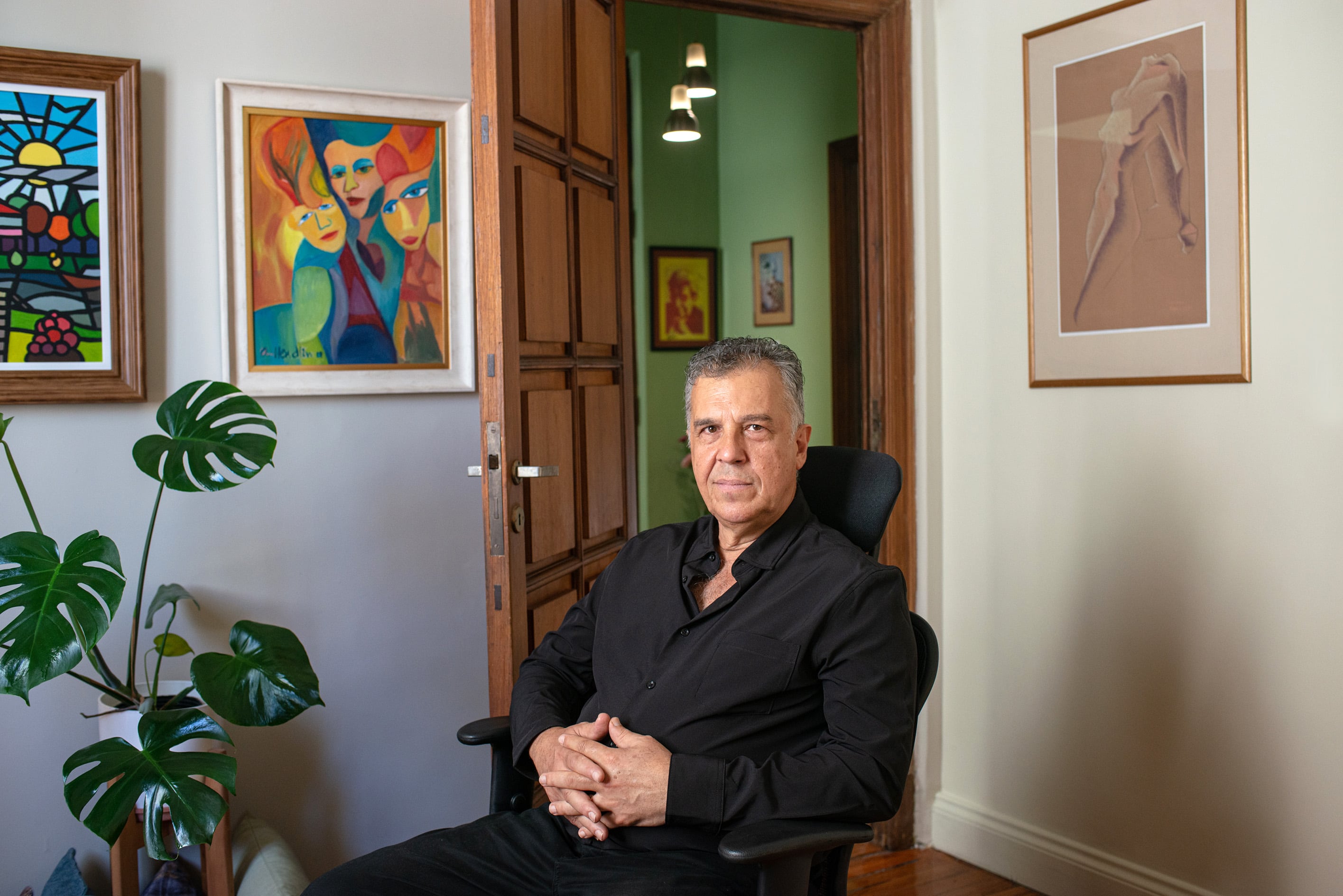 Arenas también fue traductor de un libro con los primeros escritos, de Jacques Lacan. 