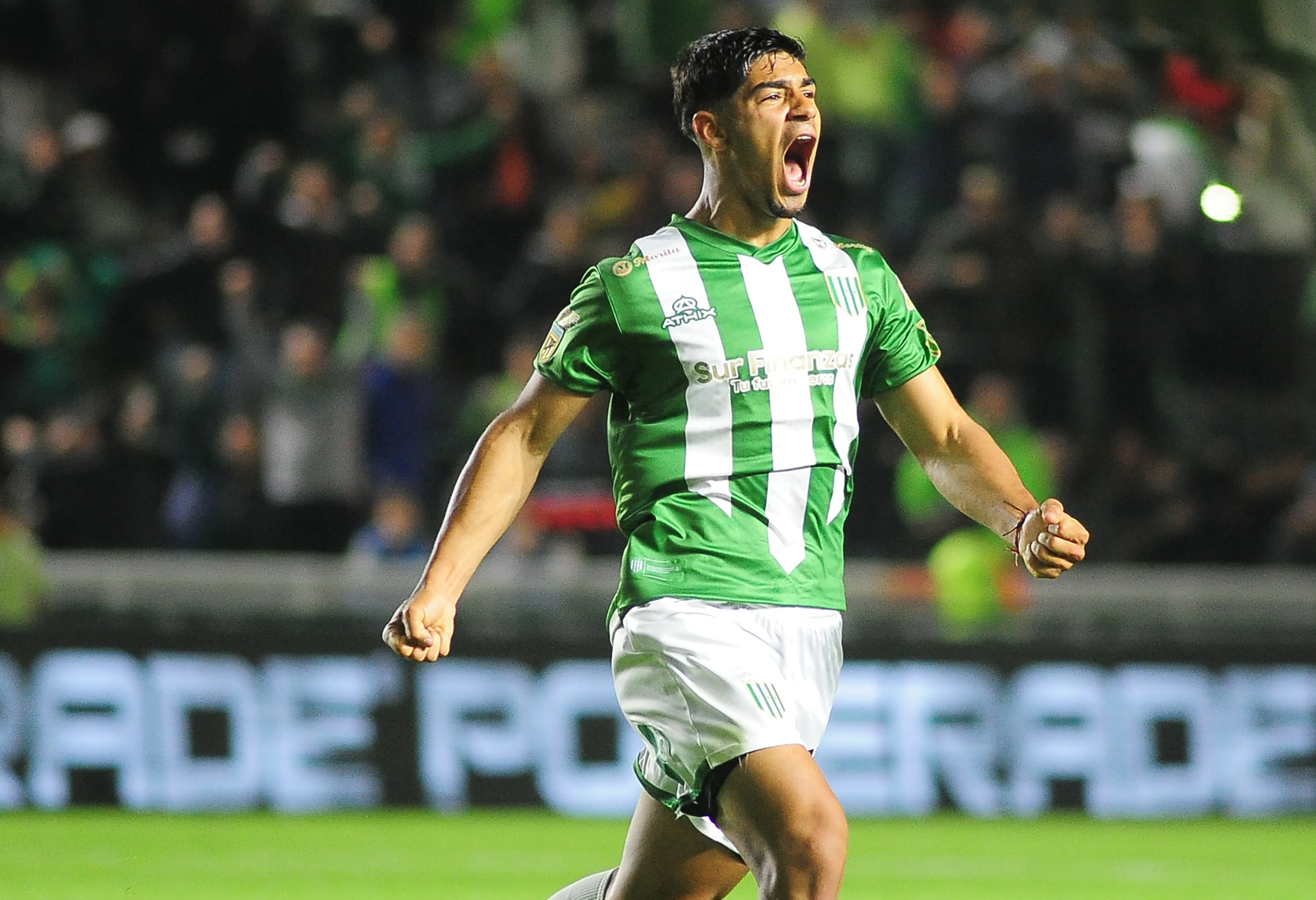 De Ritis festeja su gol