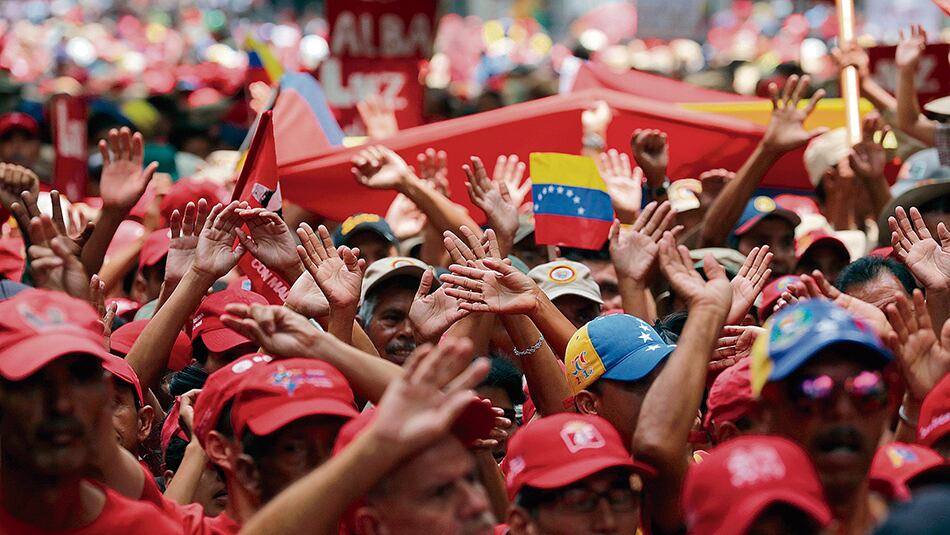 Simpatizantes del gobierno de Maduro apoyaron la salida de Venezuela de la OEA.