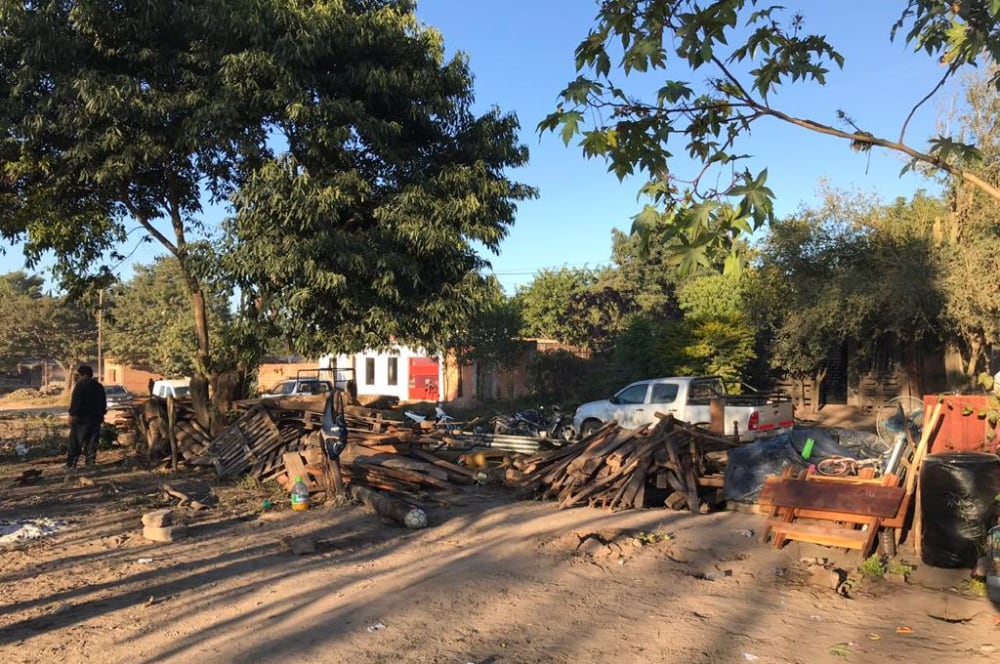 Los restos de las casas destruídas en el Asentamiento 18 de Marzo