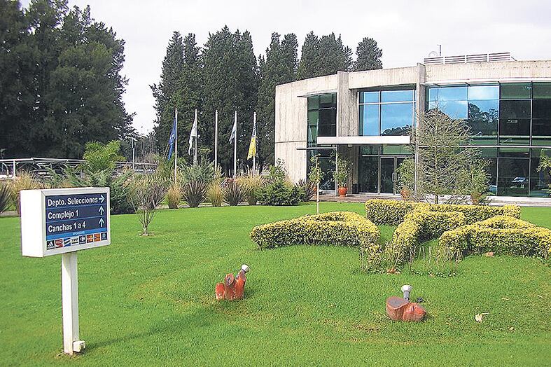 Los asambleístas están citados a las 15 en el predio de Ezeiza, para tratar un vasto orden del día.