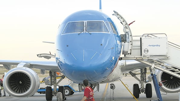 Aerolíneas Argentinas perdió nueve puntos de participación en el mercado local y tres puntos en rutas internacionales.