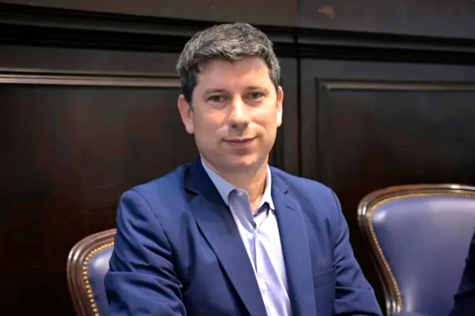 Pablo Domenichini, en su banca en la Cámara Baja bonaerense.