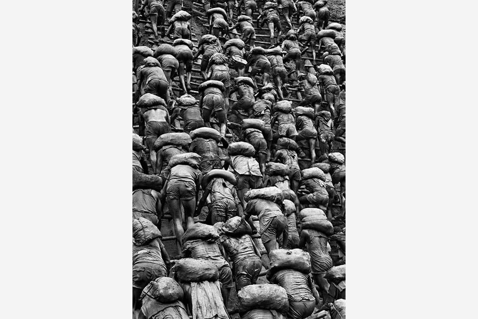 Foto: Sebastiao Salgado, de la serie Serra pelada.