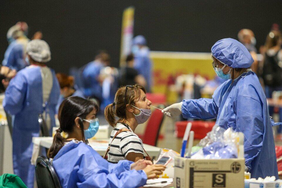 Hay por el momento 737 personas internadas en Unidades de Terapia Intensiva