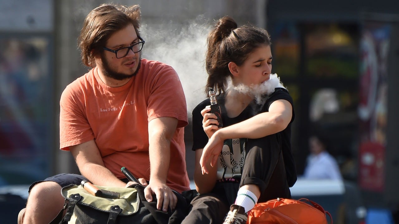 Los adolescentes se están iniciando como fumadores con el cigarrillo electrónico