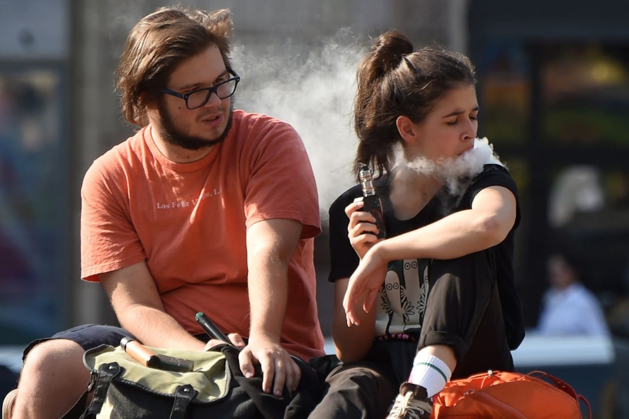 Los adolescentes se están iniciando como fumadores con el cigarrillo electrónico