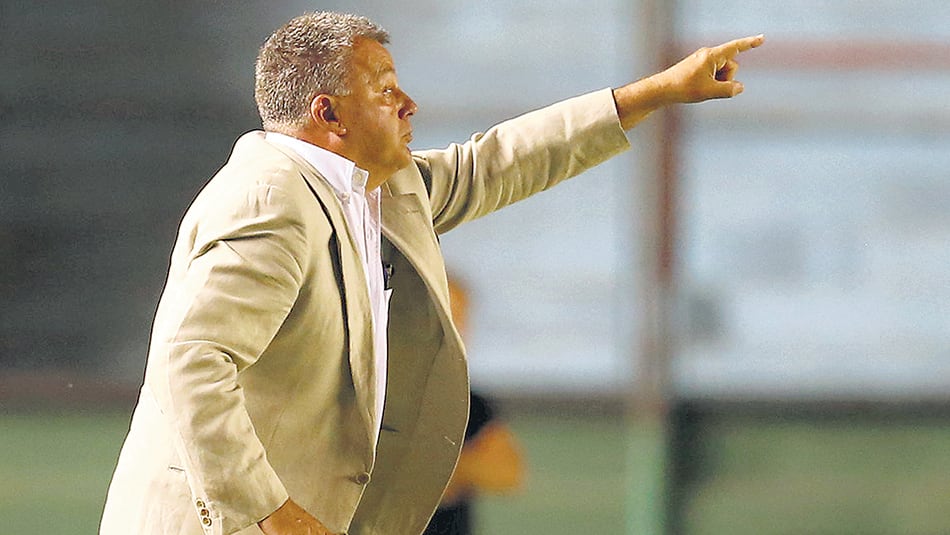 Humberto Grondona no pudo sacar a Arsenal de la zona del descenso y no renovó su contrato con Arsenal.