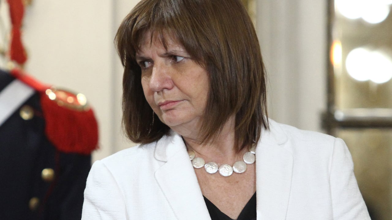 La ministra de Seguridad fue burlada en su operativo de inteligencia en La Rural.